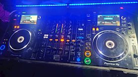 עמדת הדיג'יי במסיבה הפיראטית, צילום: דוברות המשטרה